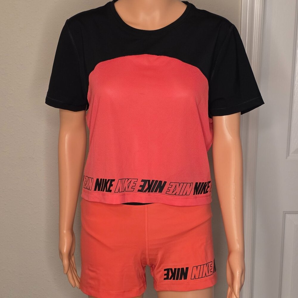 Nike Pro Women's Gym / Workout Set, Size XL